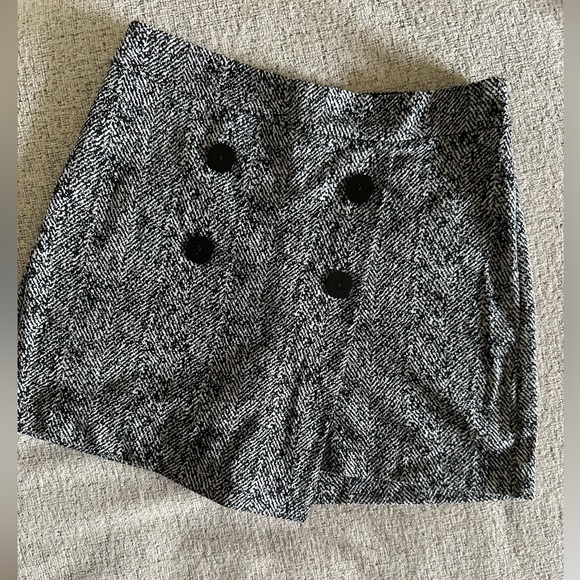 Express Black and white print Short/skirt Skort - Picture 1 of 2